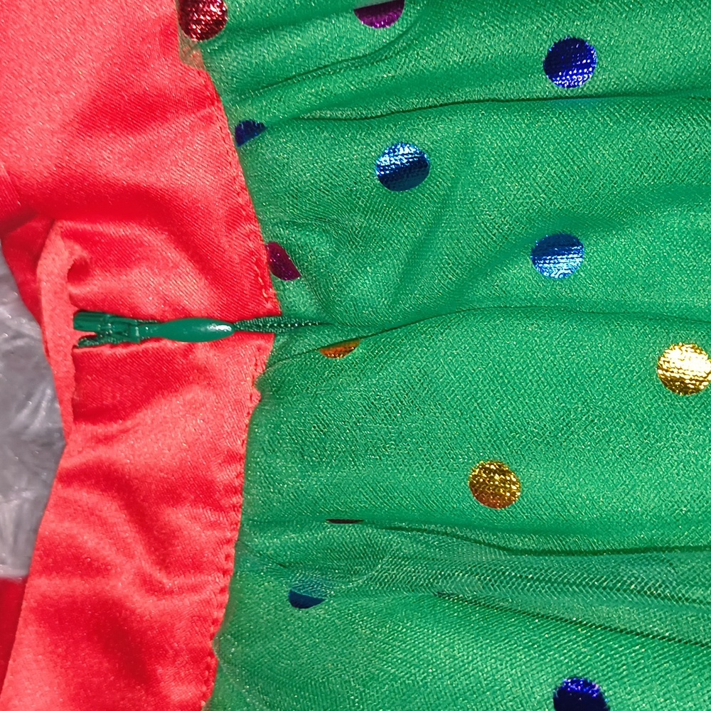Unique Vintage Green Skirt with Red Accents - Picture 6 of 7